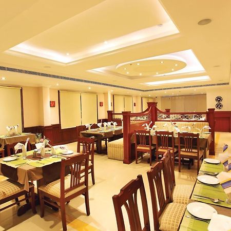 Hotel Raj Regency Nilamel Exterior foto