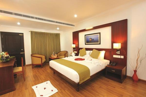 Hotel Raj Regency Nilamel Exterior foto