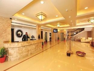 Hotel Raj Regency Nilamel Exterior foto